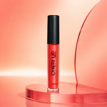 Ενυδατικό lip gloss Joanna CHERĪ UP σε κοραλλί σκηνικό