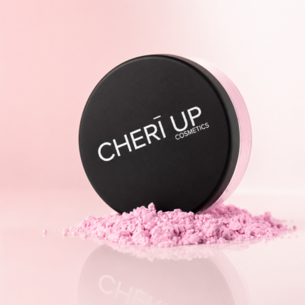 CHERĪ UP compact πούδρα με ροζ πούδρα σε πολυτελές σκηνικό